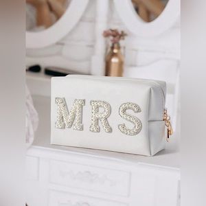 MWOT FAUX PEARL MAKEUP BAG